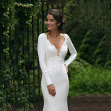 Long Sleeves V-Neck Mermaid Wedding Dress Elegant White Lace Appliques Backless With Illusion Bridal Gown For Women 2023