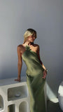 Modest Sheath Halter Neck Green Satin 20th Birthday Dress Prom Dress 21st Birthday Outfits For Women HZ1214